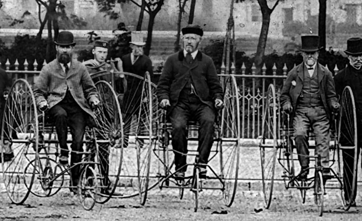 1877 James Starley vor dem Royal Pavillon in Brighton